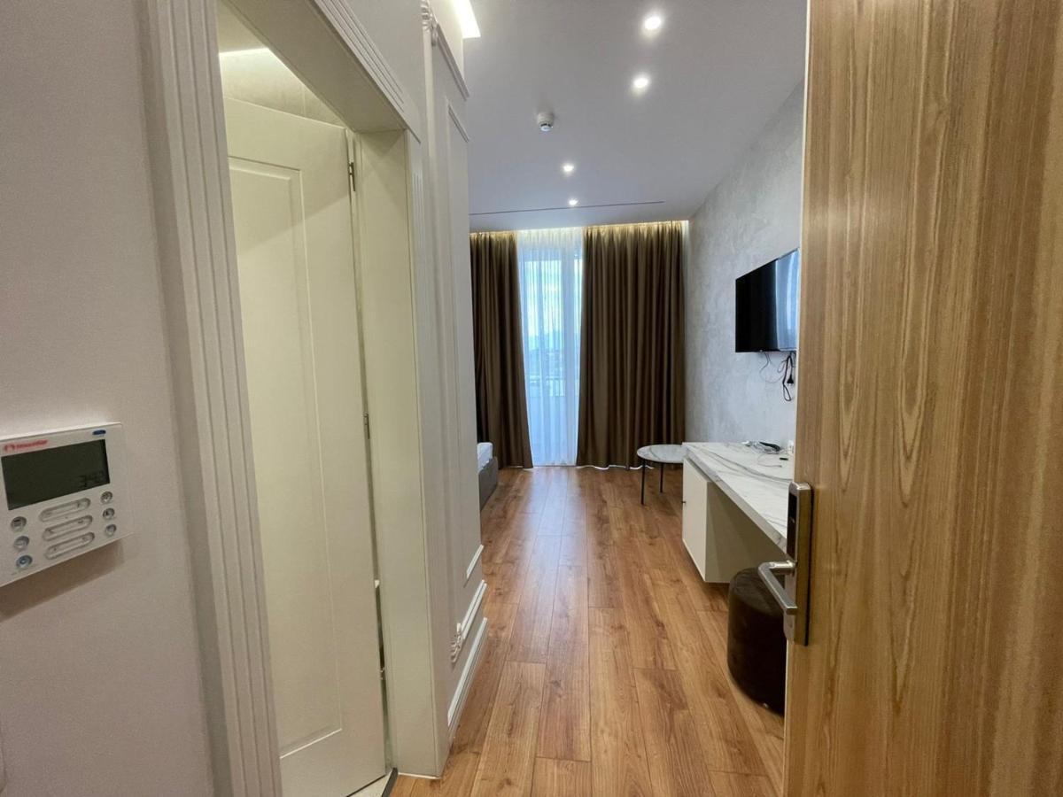 Hotel Ujvara Belsh Bagian luar foto