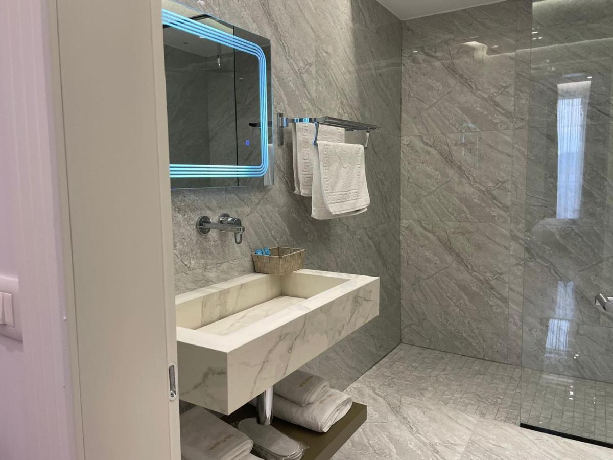 Hotel Ujvara Belsh Bagian luar foto