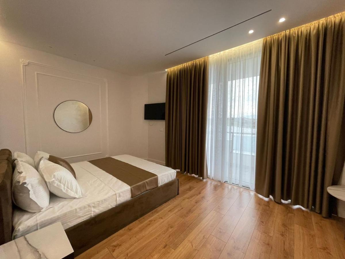 Hotel Ujvara Belsh Bagian luar foto