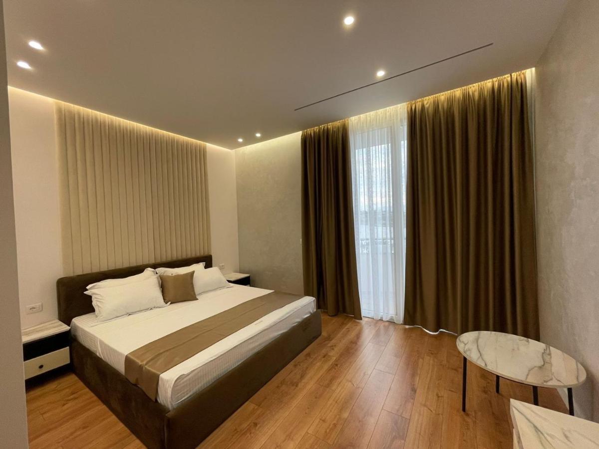 Hotel Ujvara Belsh Bagian luar foto