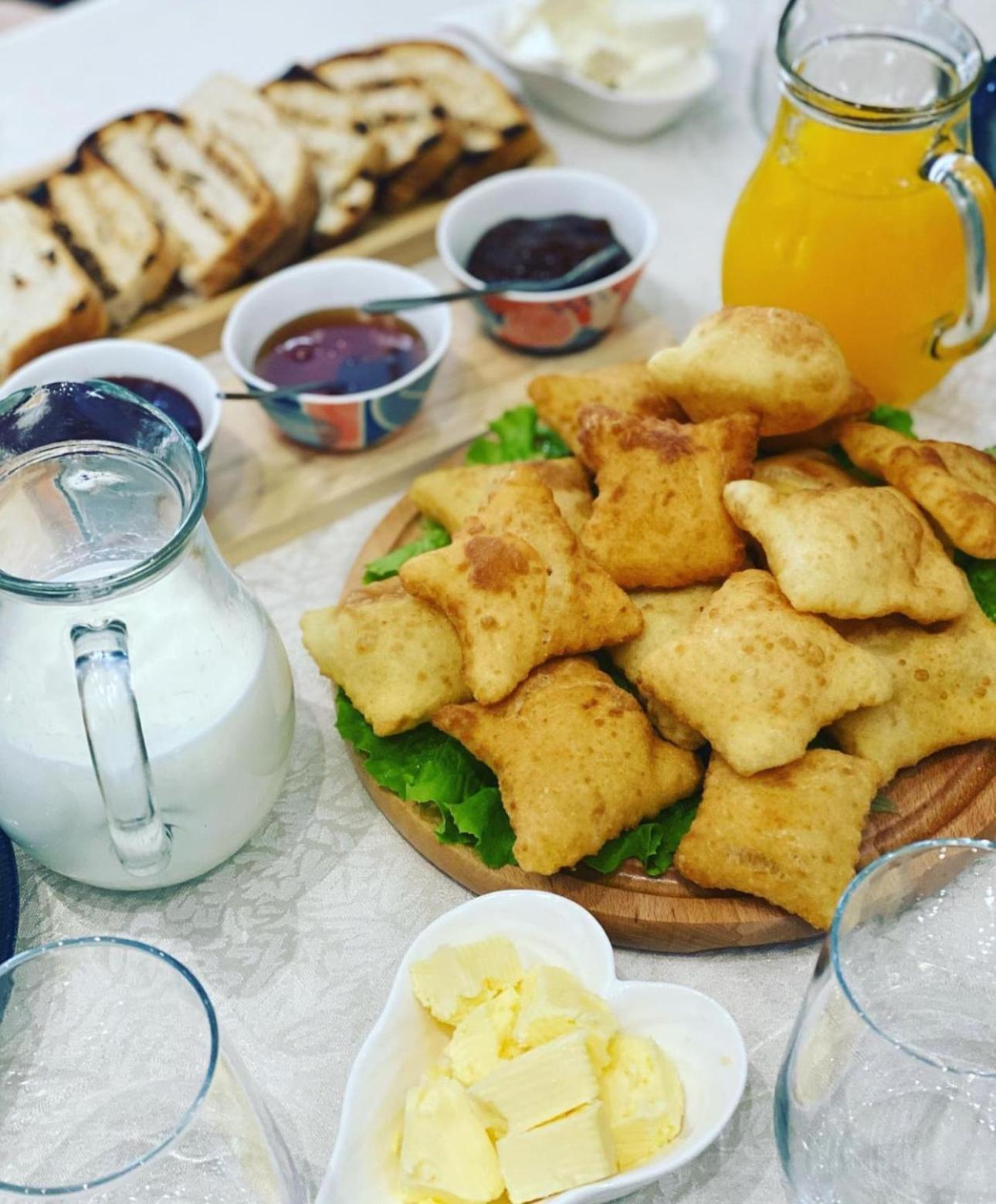 Hotel Ujvara Belsh Bagian luar foto