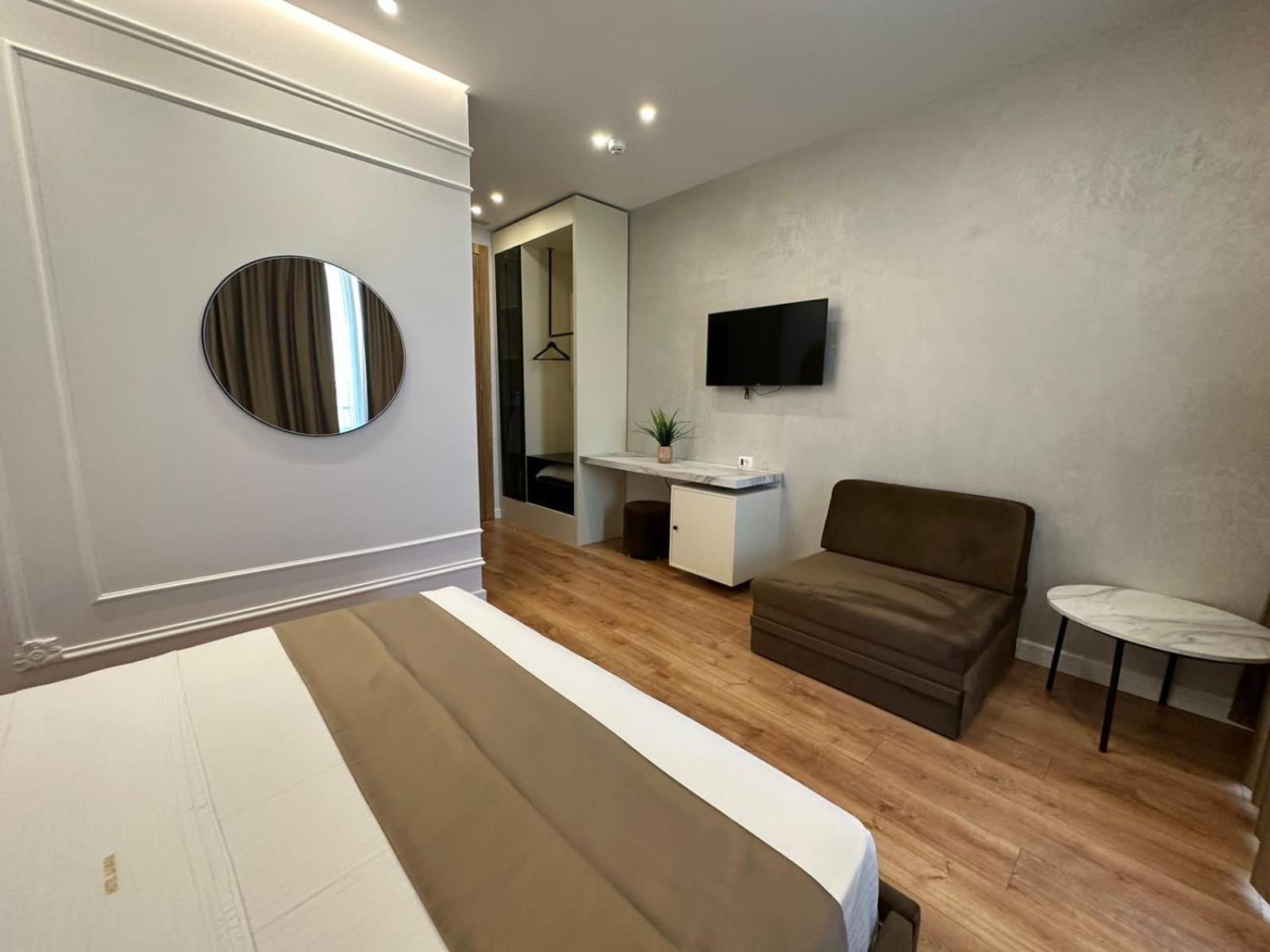 Hotel Ujvara Belsh Bagian luar foto